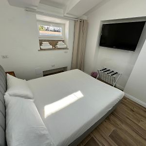Camera grande con letto king size